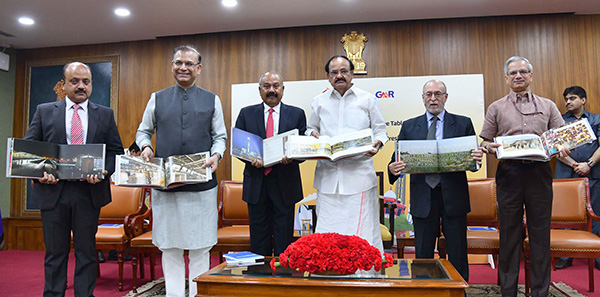 The Vice President, Shri M. Venkaiah Naidu releasing the Coffee Table Book of Delhi Airport, on completion of 12 years of operations of GMR Group at Delhi Airport, in New Delhi. The Lt. Governor of Delhi, Shri Anil Baijal, the Minister of State for Civil Aviation, Shri Jayant Sinha, the Secretary, Ministry of Civil Aviation, Shri R.N. Choubey and other dignitaries are also seen.