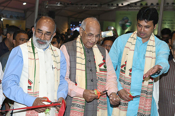 The Minister of State for Tourism (I/C), Mr. Alphons Kannanthanam inaugurating an exhibition, at the 7th International Tourism Mart 2018, in Agartala. The Governor of Tripura, Mr. Kaptan Singh Solanki and the Chief Minister of Tripura, Mr. Biplab Kumar Deb are also seen.