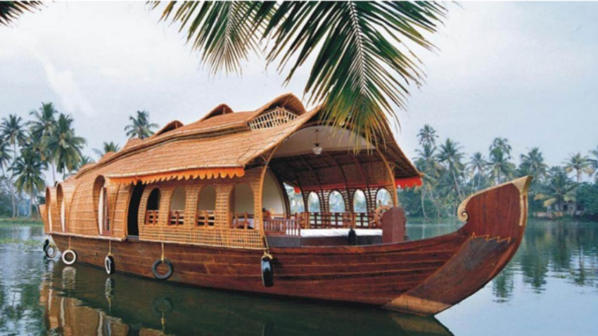 Experience Perfect HouseBoating In India 