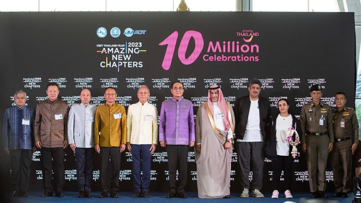 Thai PM chairs “Amazing Thailand 10 Million Celebrations” at Suvarnabhumi Airport