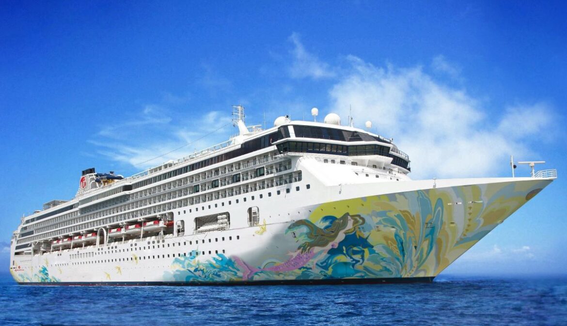 Resorts World Cruises Introduces Premium Boutique Cruise Vacations in the Arabian Gulf for Indian Travellers