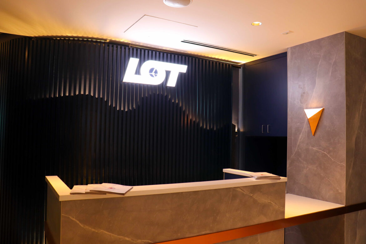 Polish Hospitality at Chicago O'Hare Airport: LOT Polish Airlines' Premier Business Lounge Outside Poland
