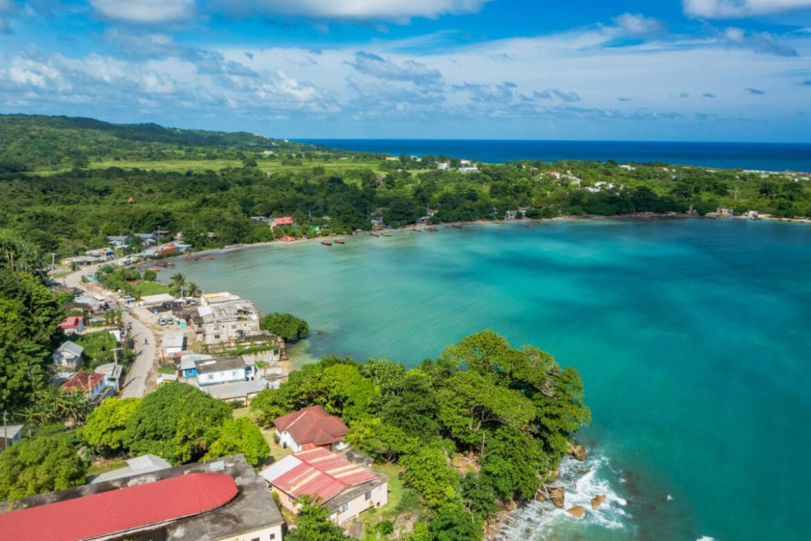 Jamaica Records Strong Start to Winter Tourist Season with Over 70,000 Arrivals in First Seven Days